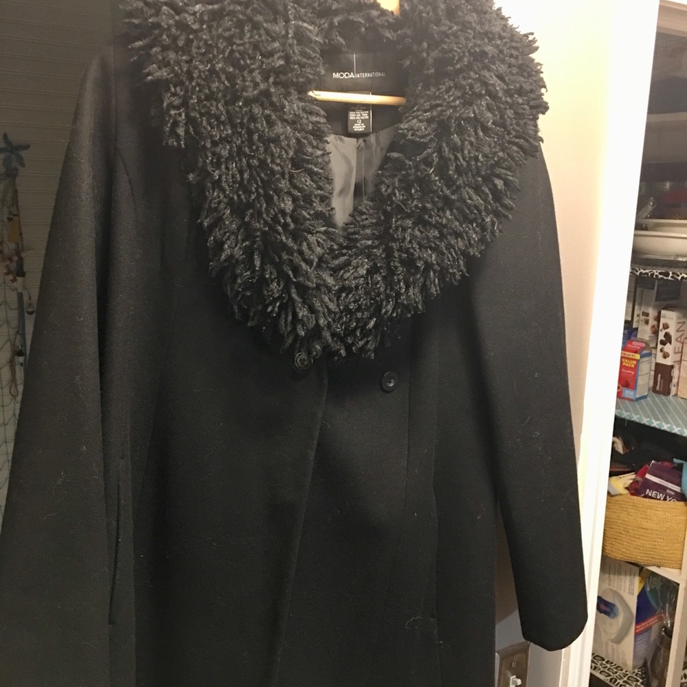 Black dress coat with detachable fur collar